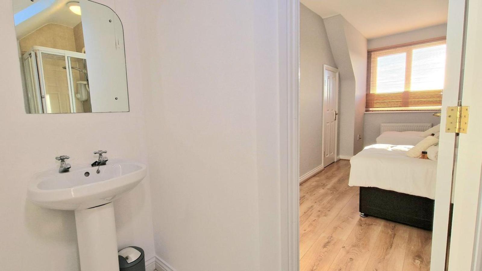 Cosy 3 Bedroom All Ensuites Galway Buitenkant foto