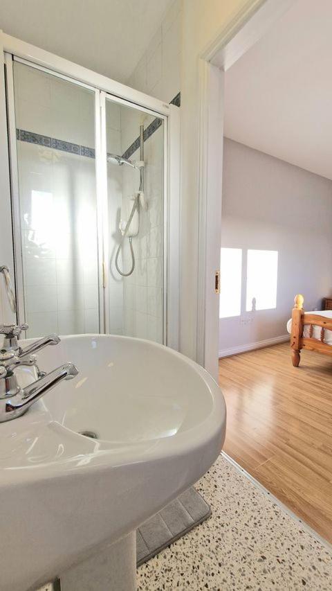 Cosy 3 Bedroom All Ensuites Galway Buitenkant foto